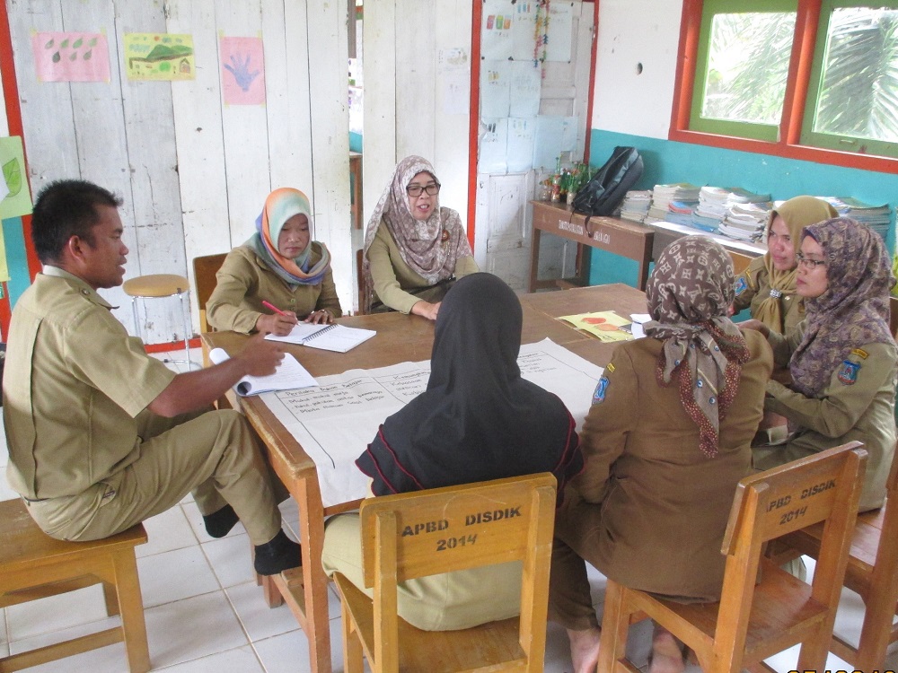 Tanoto Foundations Pelita Guru Mandiri Fosters Teachers Creativity